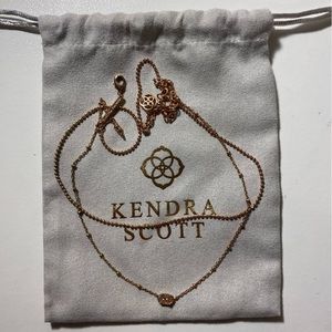 Kendra Scott necklace